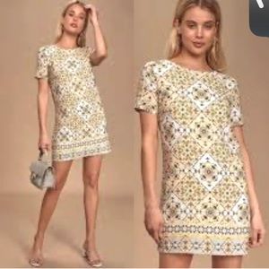 NWT Lulu’s Dandy Lion Yellow Print Shift Dress Size S